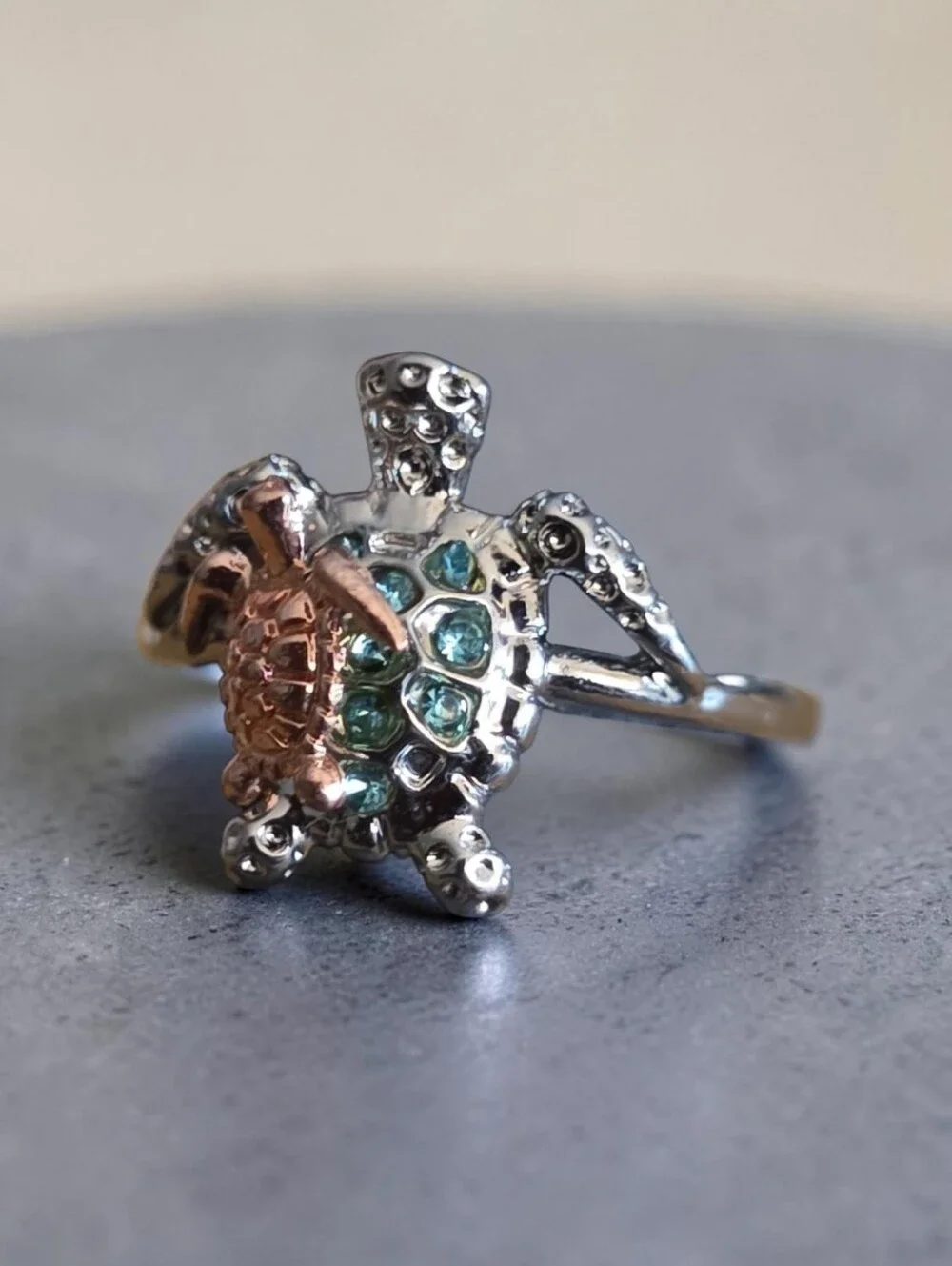 S.B. Nwt Sterling Silver Turtle Ring with Rose Gold Accent and Green Stones